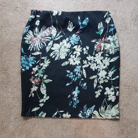 Mario Serrani pattern skirt